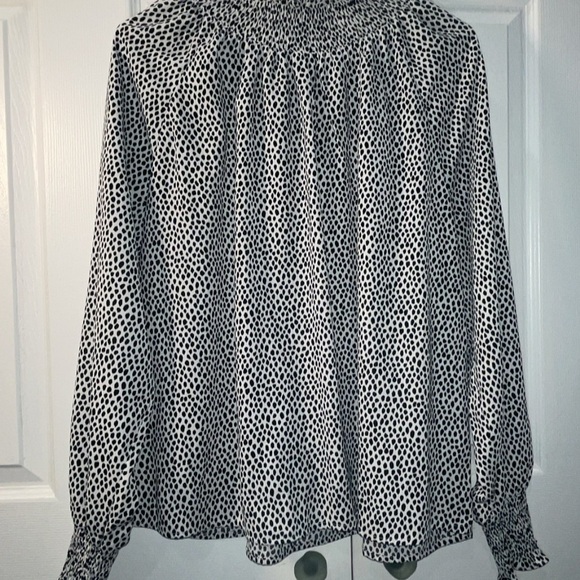 Nine West Gray Ruffled Long Sleeve Blouse - Picture 6 of 6